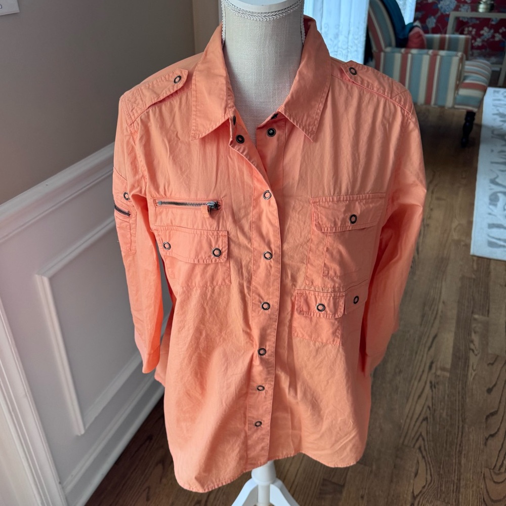 Chicos Womens Shirt Sz 2 (USA Large)
Orange Button Up 3/4 Sleeve Blouse‎
